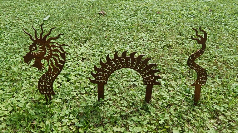 metal yard sculptures