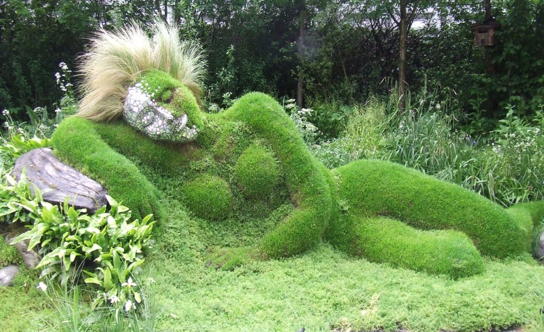 lawn sculptures
