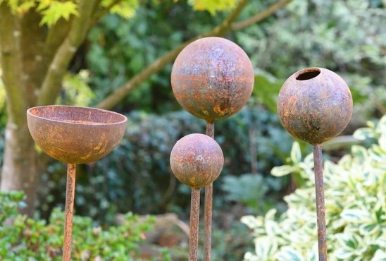 metal garden ornaments