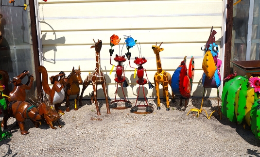 yard art near me