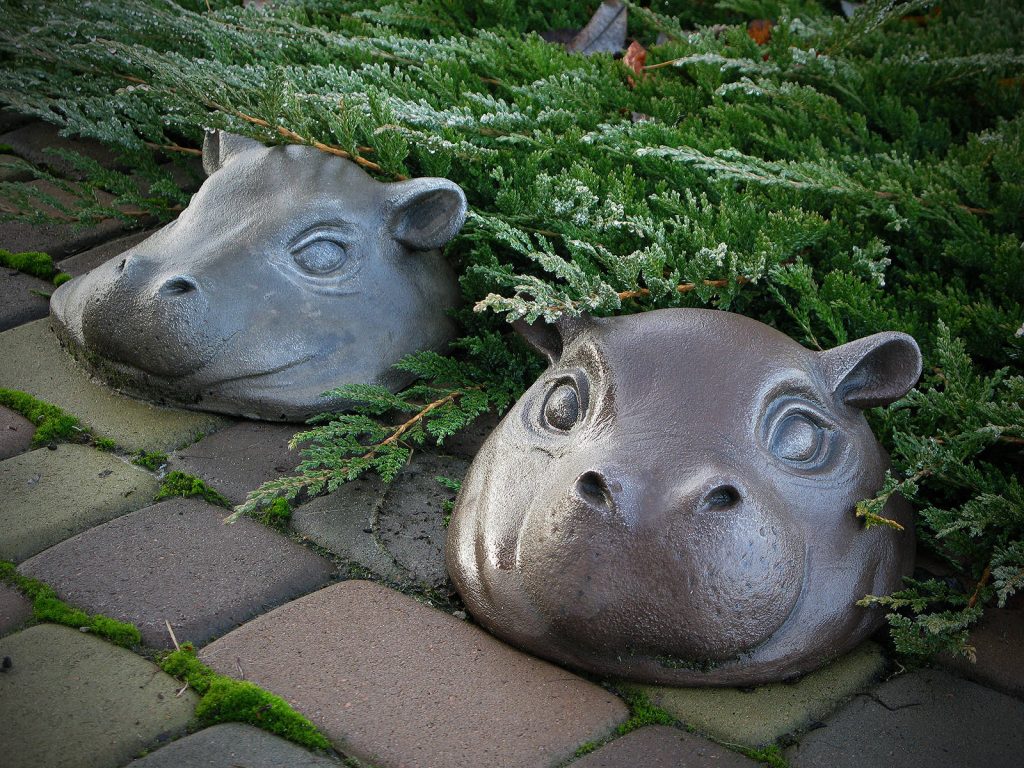 outdoor garden statues animals