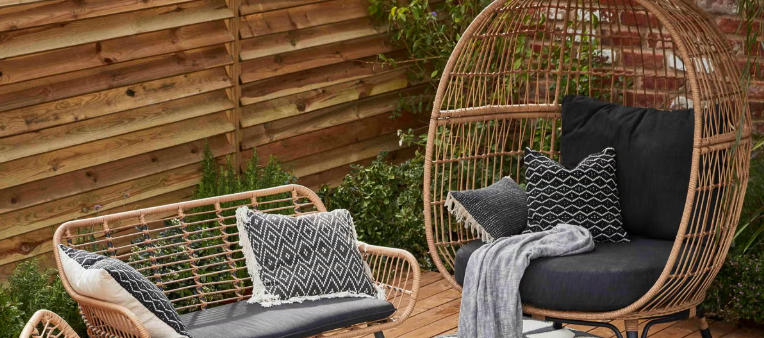 b and q garden furniture