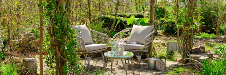 garden bistro set