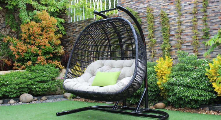 outdoor hanging chair