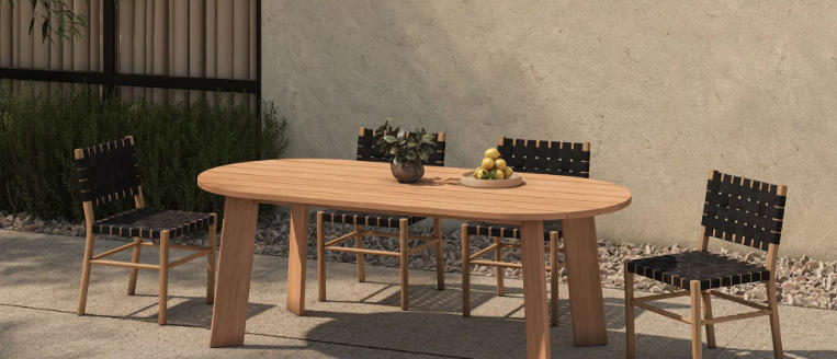 oval outdoor dining table