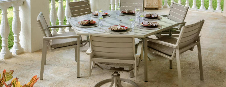 outdoor patio table and chairs