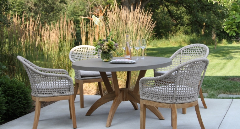 wicker patio chairs