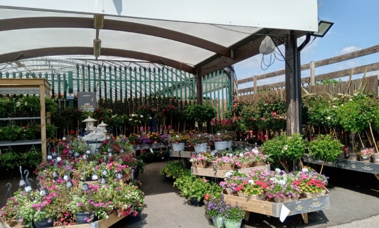 dobbies garden furniture