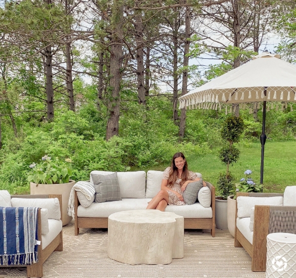 outdoor living furniture