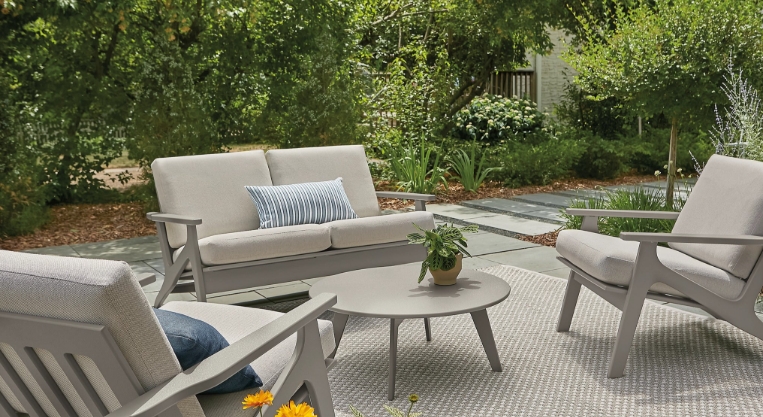 comfy outdoor chairs