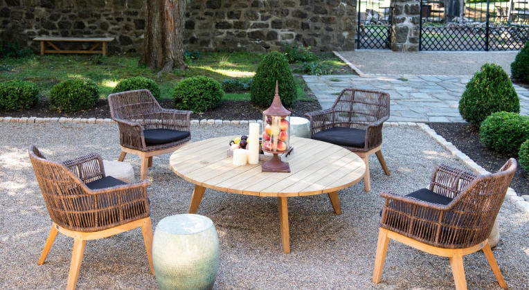 outdoor club chairs