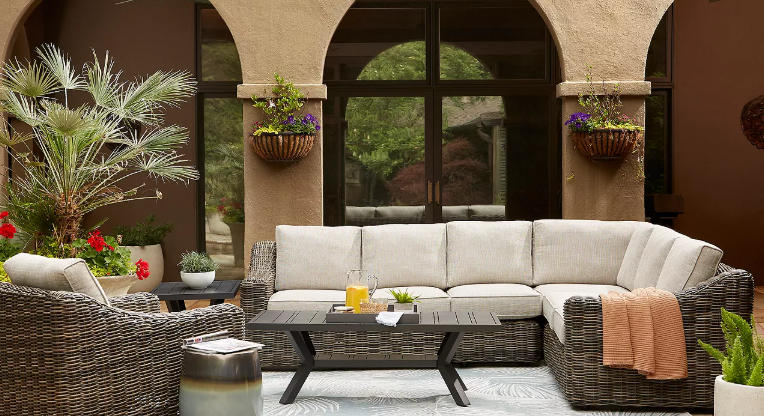 outdoor patio couch