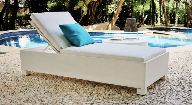 white stores garden furniture