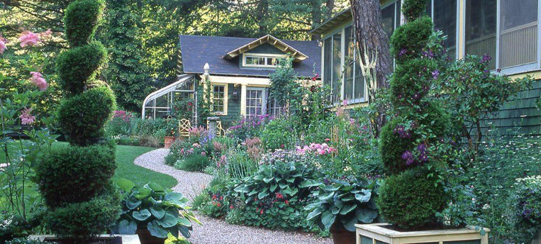 Layered Planting Ideas for Cottage Gardens