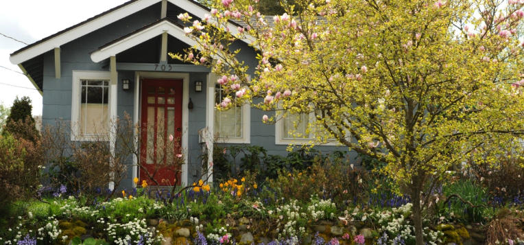 How to Add Wildlife Appeal to Cottage Gardens