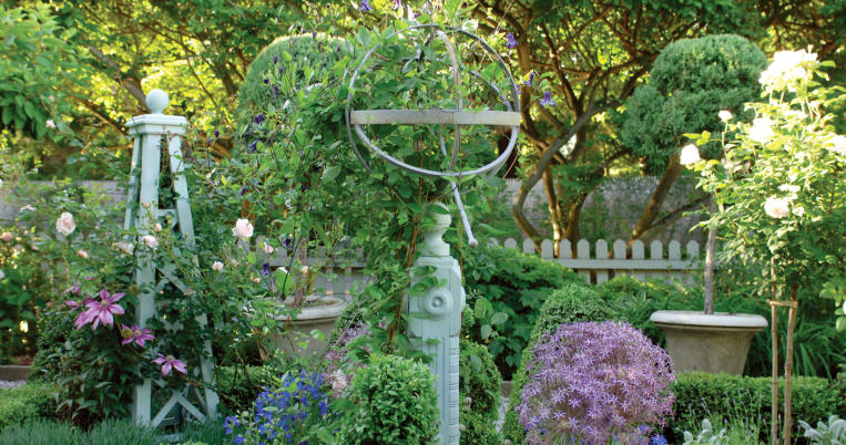 Cottage Garden Decor Ideas for a Vintage Look