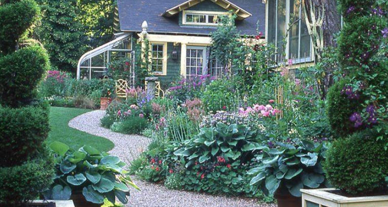 How to Create a Four-Season Cottage Garden