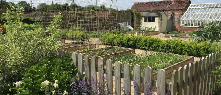 English Cottage Garden Fencing Ideas