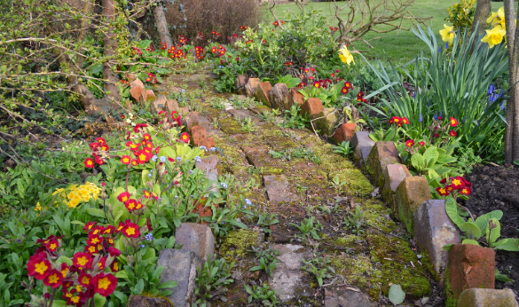 How to Use Brick Paths in a Cottage Garden
